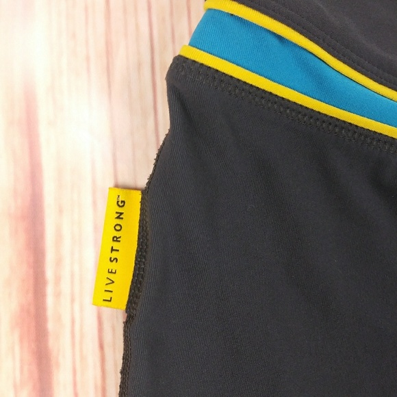 Nike Dri Fit Livestrong Women's Capri Leggings - Picture 3 of 7